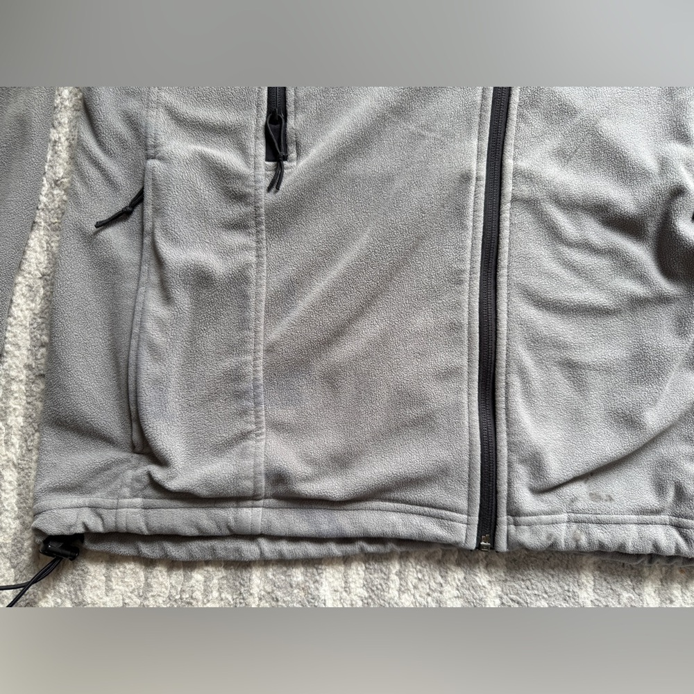 The North Face Dual-Tone Fleece Performance Jacket - Picture 3 of 5